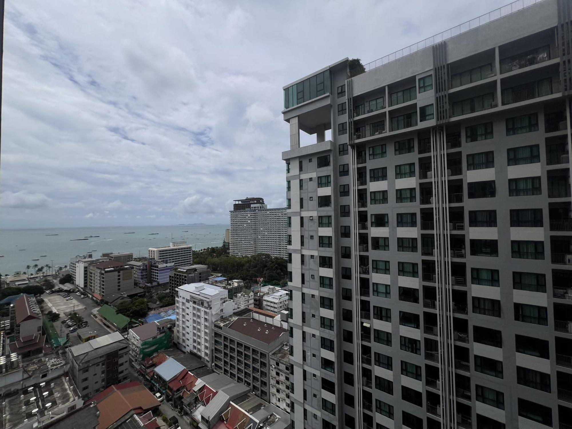 The Base Central Pattaya By Mickey Kültér fotó