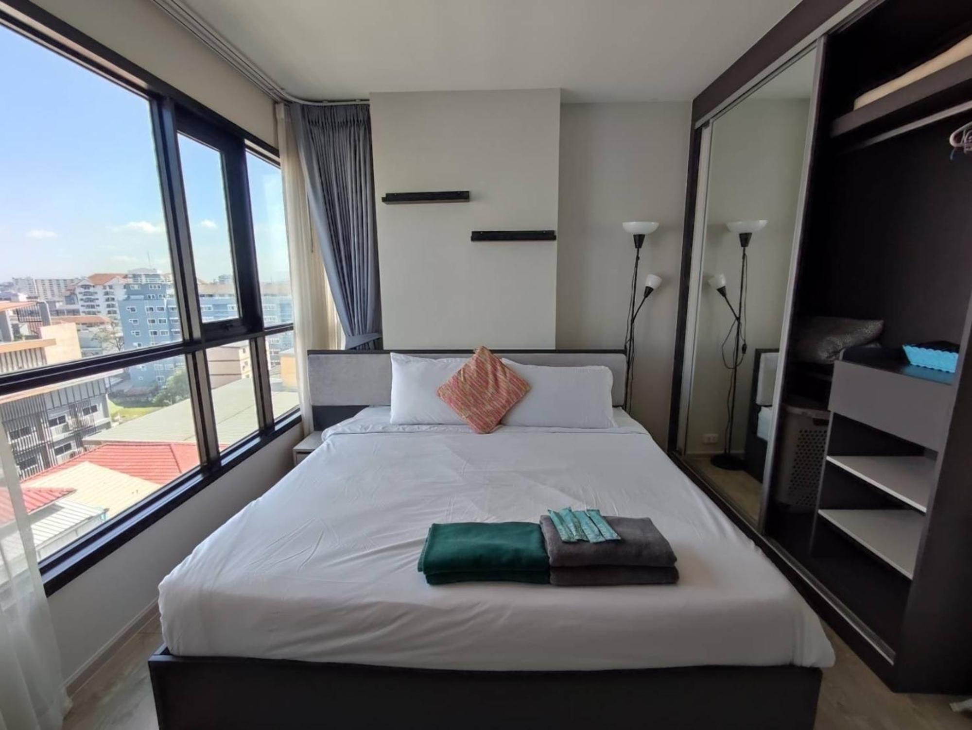 The Base Central Pattaya By Mickey Kültér fotó
