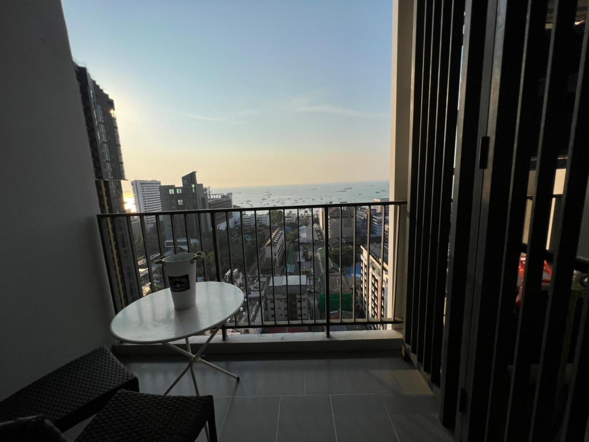 The Base Central Pattaya By Mickey Kültér fotó