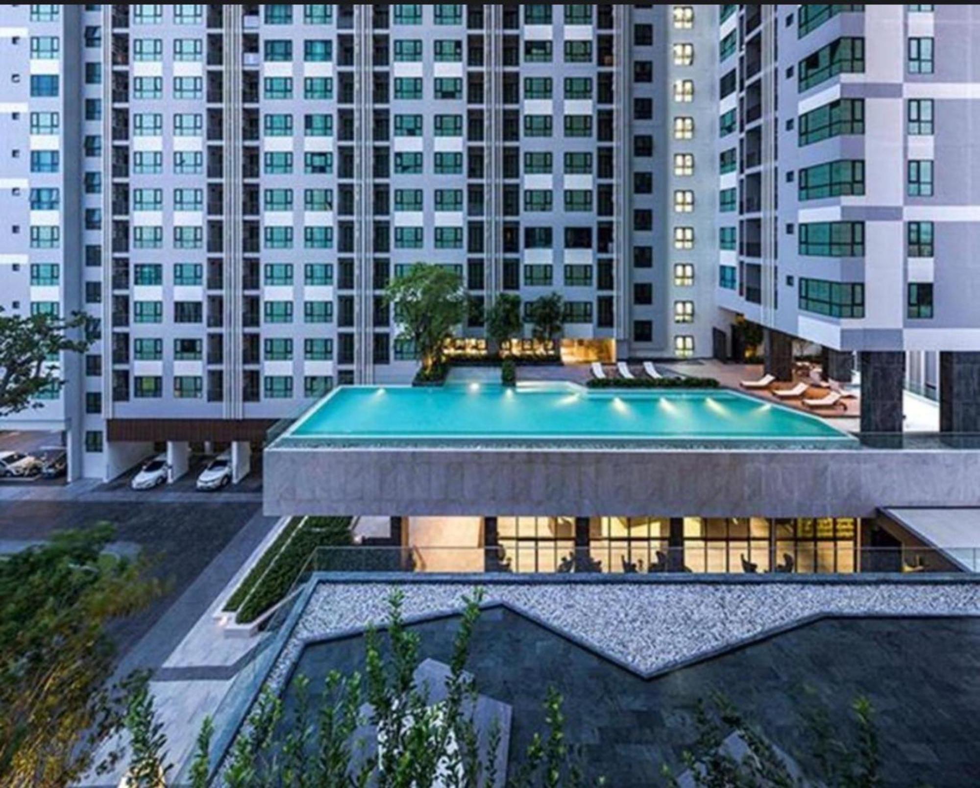 The Base Central Pattaya By Mickey Kültér fotó