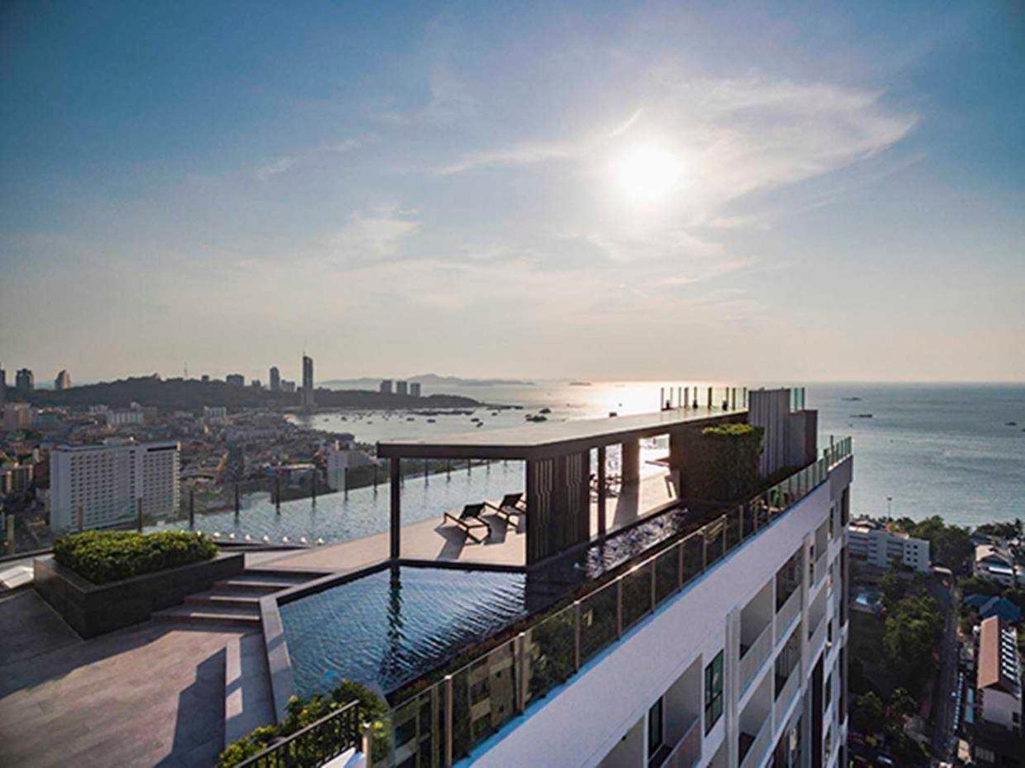 The Base Central Pattaya By Mickey Kültér fotó